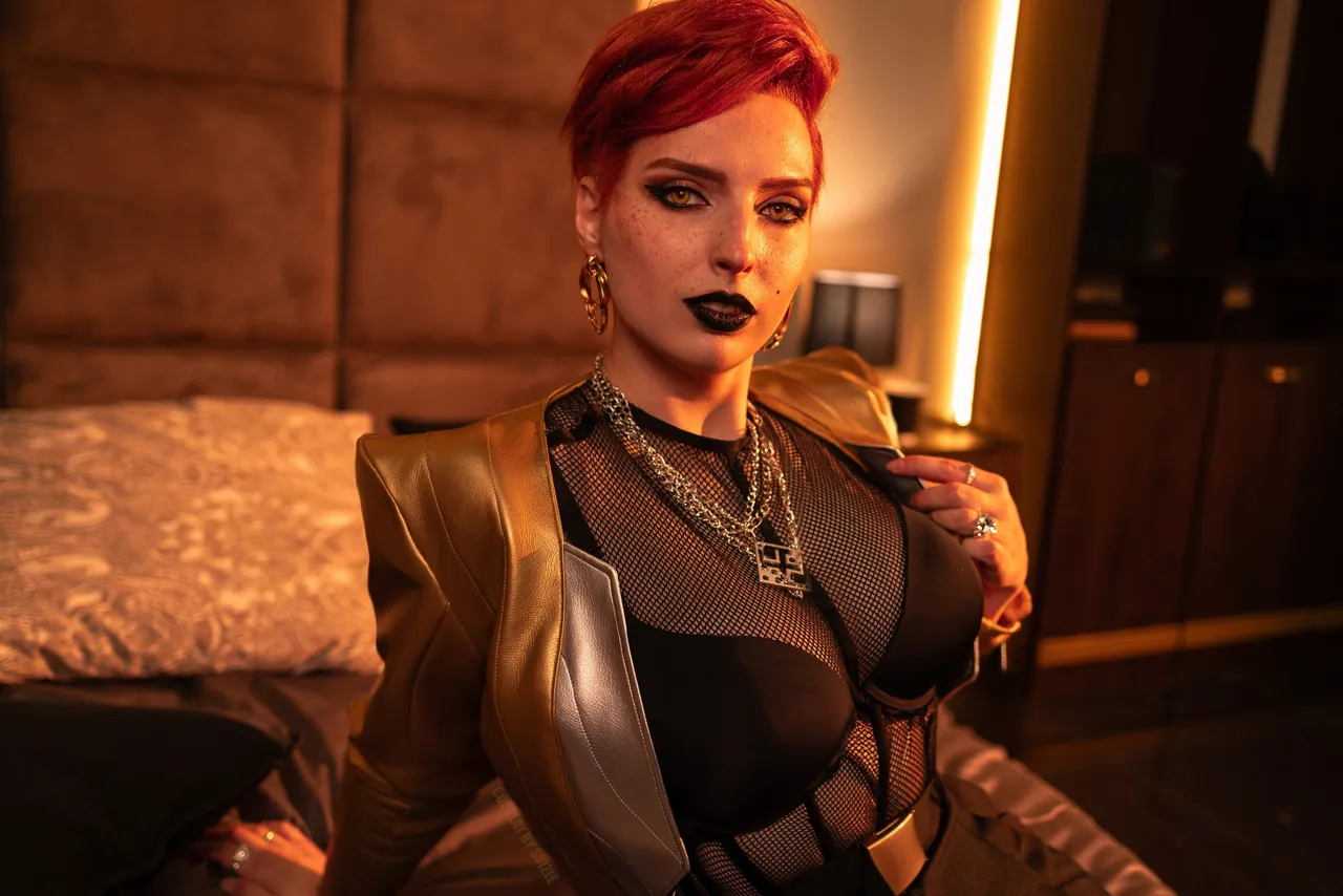 Косплей aurora cassel из cyberpunk 2077 от svizee 10