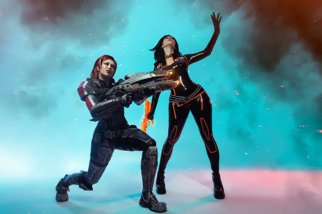 Косплей Jane Shepard и Miranda Lawson из Mass Effect от Lady Melamori и Lada Lyumos