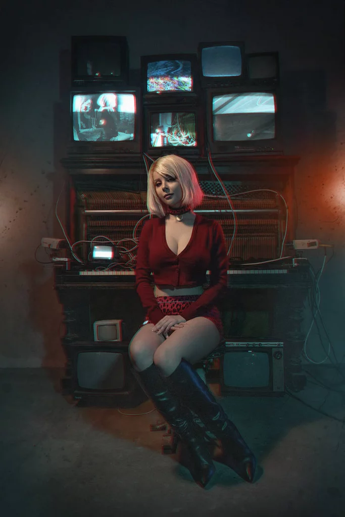 Косплей Maria из Silent Hill 2 от Helly Valentine