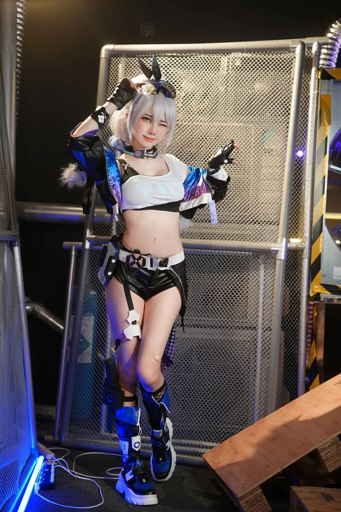 Косплей Silver Wolf из Honkai Star Rail от Sally Dorasnow