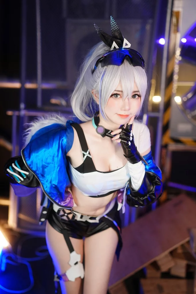 Косплей Silver Wolf из Honkai Star Rail от Sally Dorasnow