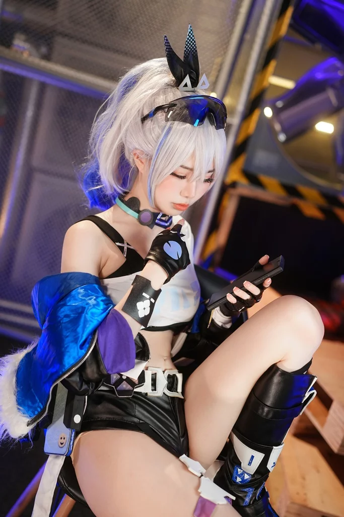 Косплей Silver Wolf из Honkai Star Rail от Sally Dorasnow
