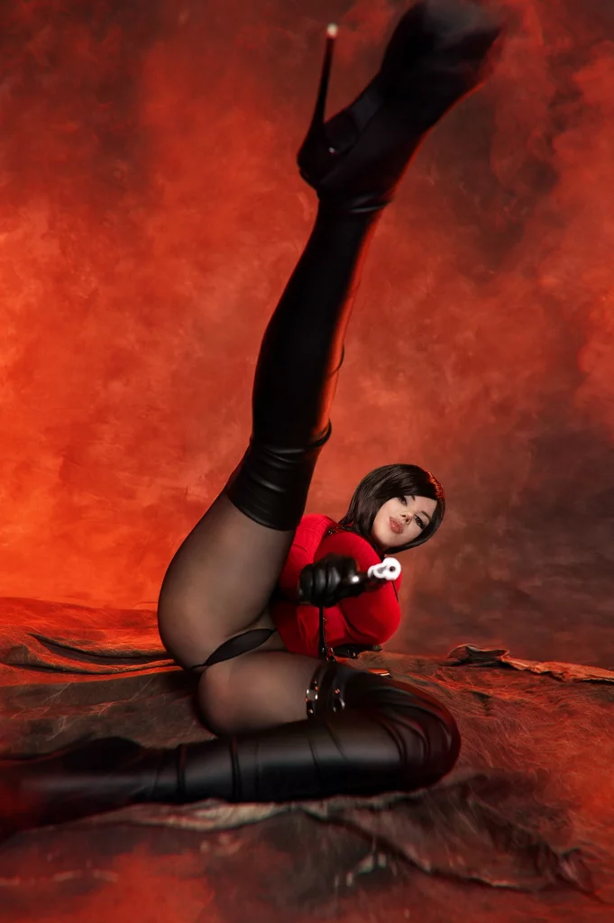 Косплей Ada Wong из Resident Evil 4 от YOUR PERSONAL SUCCUBUS Alice cosplay