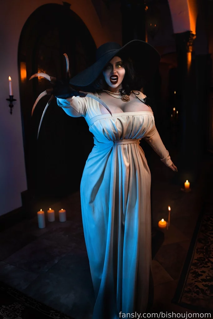 Косплей Lady Dimitrescu из Resident Evil Village от Bishoujo Mom