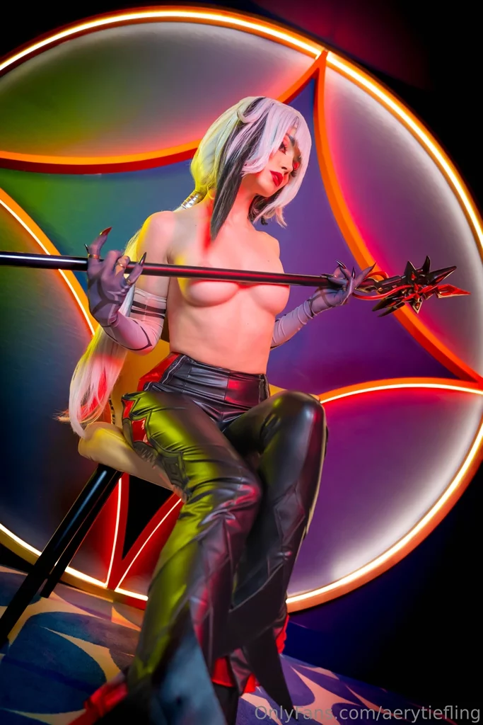 Косплей Arlecchino The Knave из Genshin Impact от Aery Tiefling