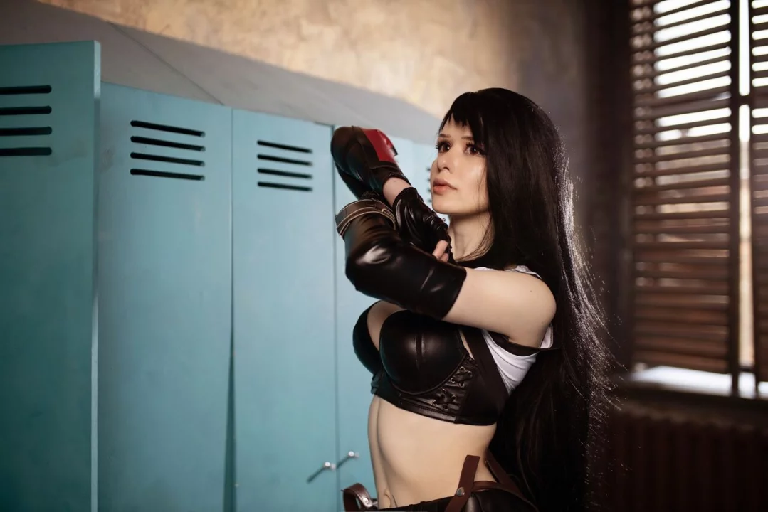 Косплей Tifa Lockhart из лучшей игры в серии Final Fantasy, образ которой примерила милая косплеерша Frauleinmilk.