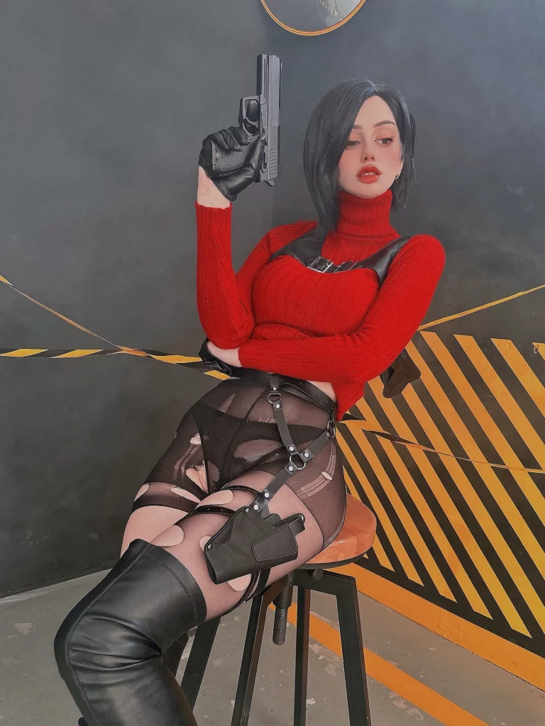 Косплей неоднозначной антигероини Ada Wong из игр Resident Evil от Fishy