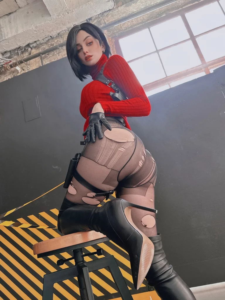 Косплей неоднозначной антигероини Ada Wong из игр Resident Evil от Fishy