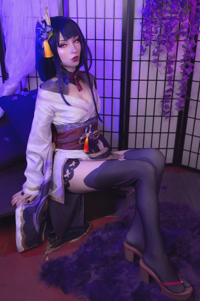 Косплей двусущественной Raiden Shogun из Genshin Impact от ShiroKitsune