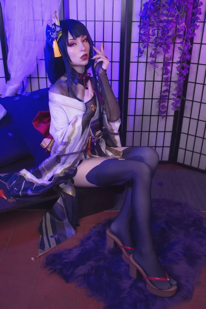 Косплей двусущественной Raiden Shogun из Genshin Impact от ShiroKitsune