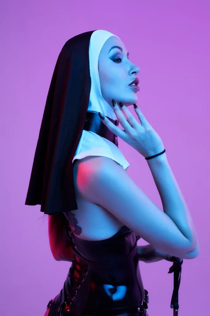 Косплей Saint монашки в латексе из Hitman Absolution от Lera Himera