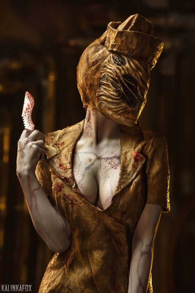 Косплей злобной Nurse из серии игр Silent Hill от Kalinka Fox