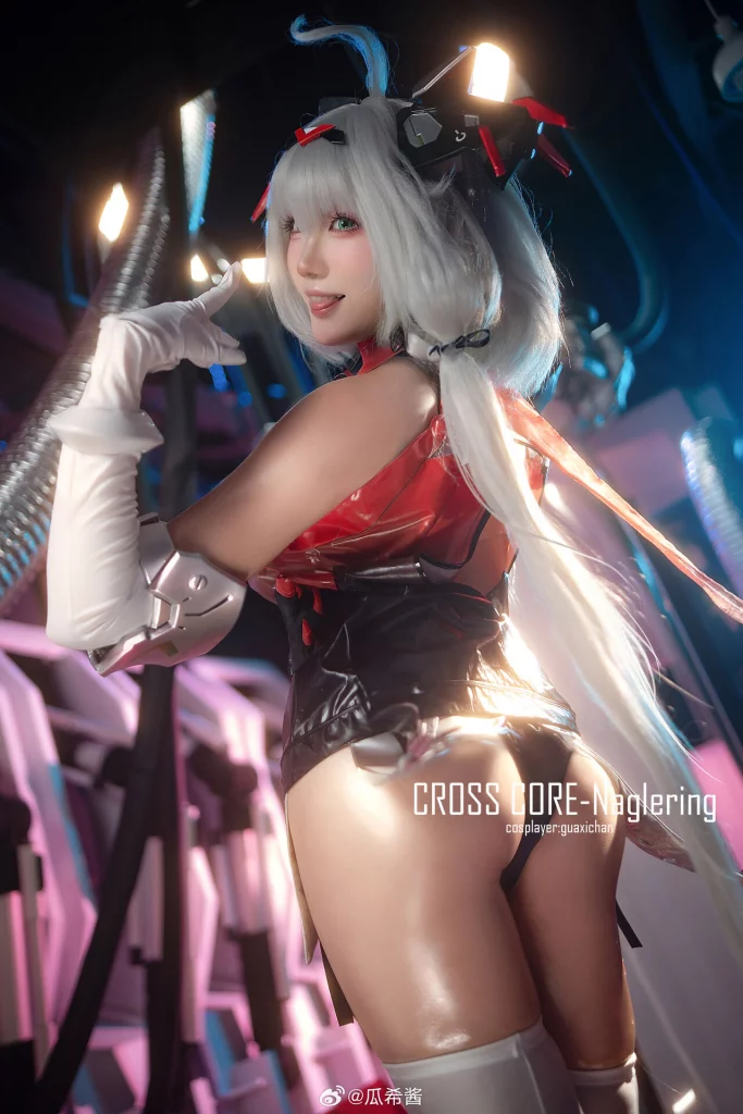 Косплей Naglering она же Gus S из мобильной ролевой игры Cross Core от GuaxiChan