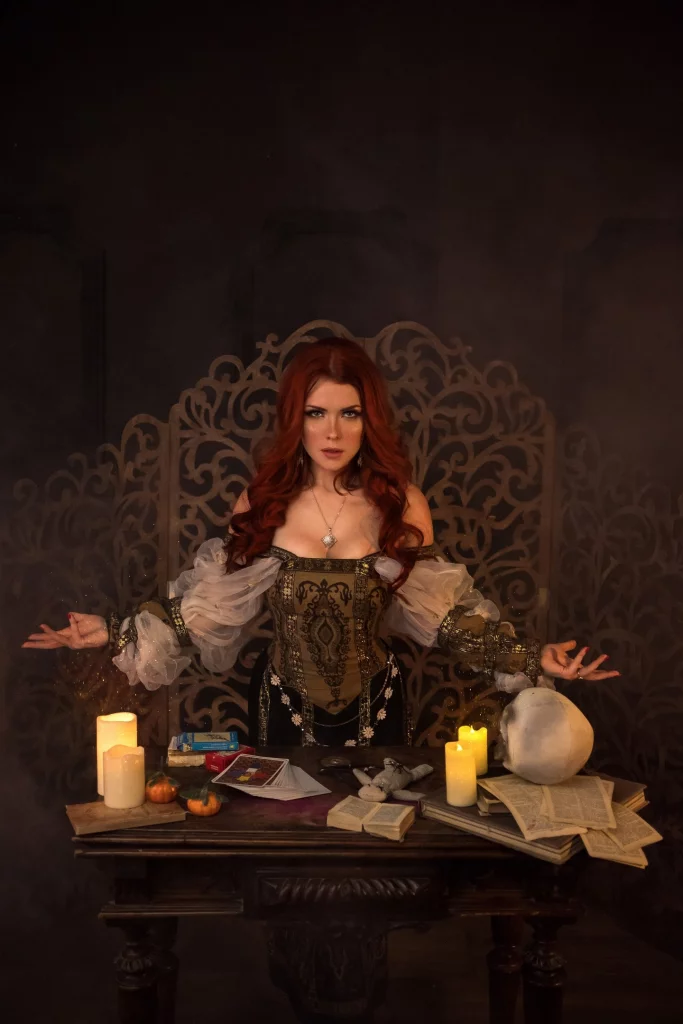 Косплей Triss Merigold в прелестном платье из The Witcher от Irina Meier