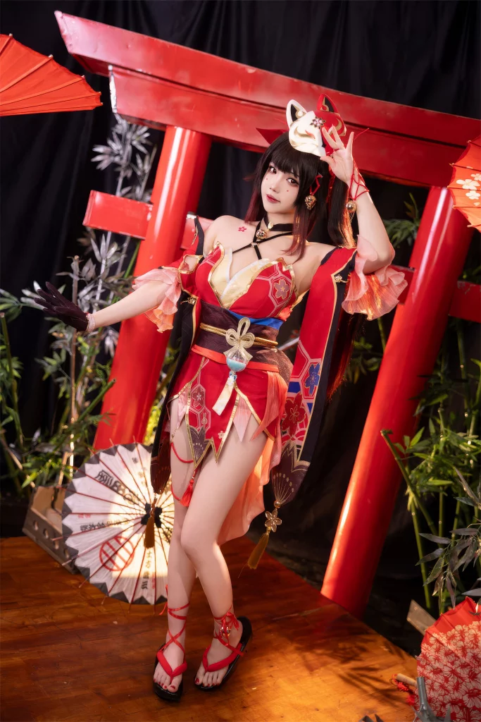 Косплей бойца поддержки Sparkle из Honkai: Star Rail от Yuki Astra