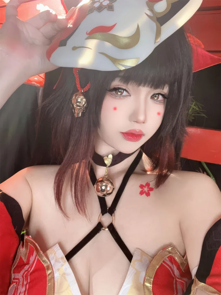 Косплей бойца поддержки Sparkle из Honkai: Star Rail от Yuki Astra
