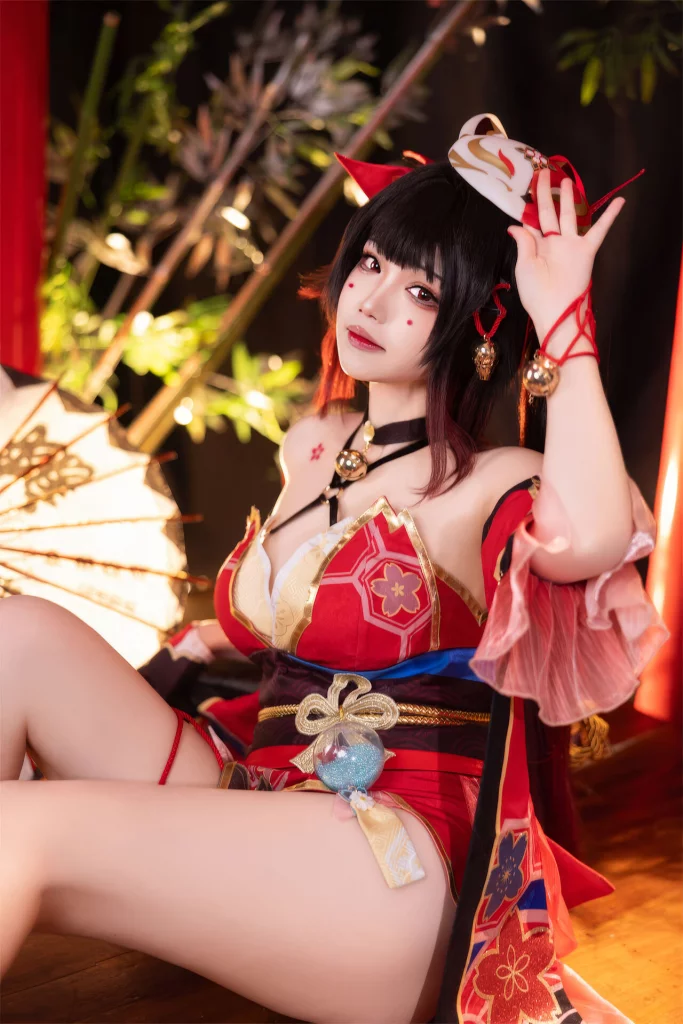 Косплей бойца поддержки Sparkle из Honkai: Star Rail от Yuki Astra