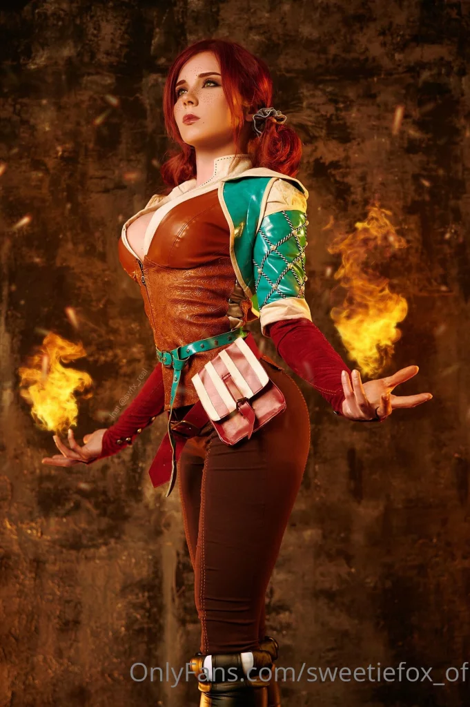 Косплей Triss Merigold z Mariboru из игры The Witcher 3: Wild Hunt, в исполнении миленькой модели для взрослых Sweetie Fox.