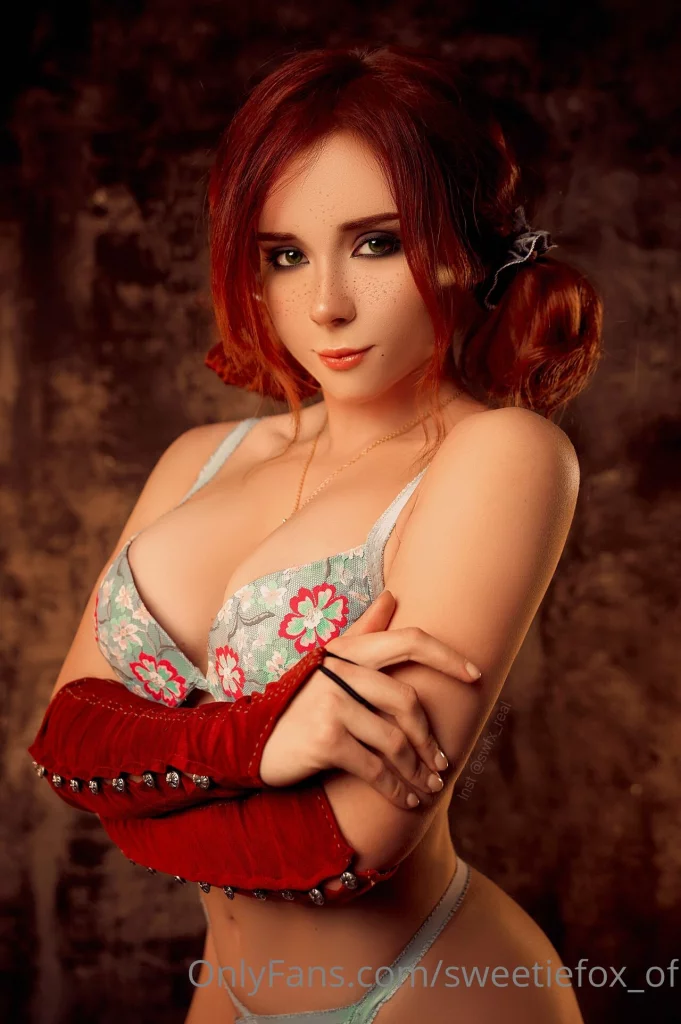 Косплей Triss Merigold z Mariboru из игры The Witcher 3: Wild Hunt, в исполнении миленькой модели для взрослых Sweetie Fox.