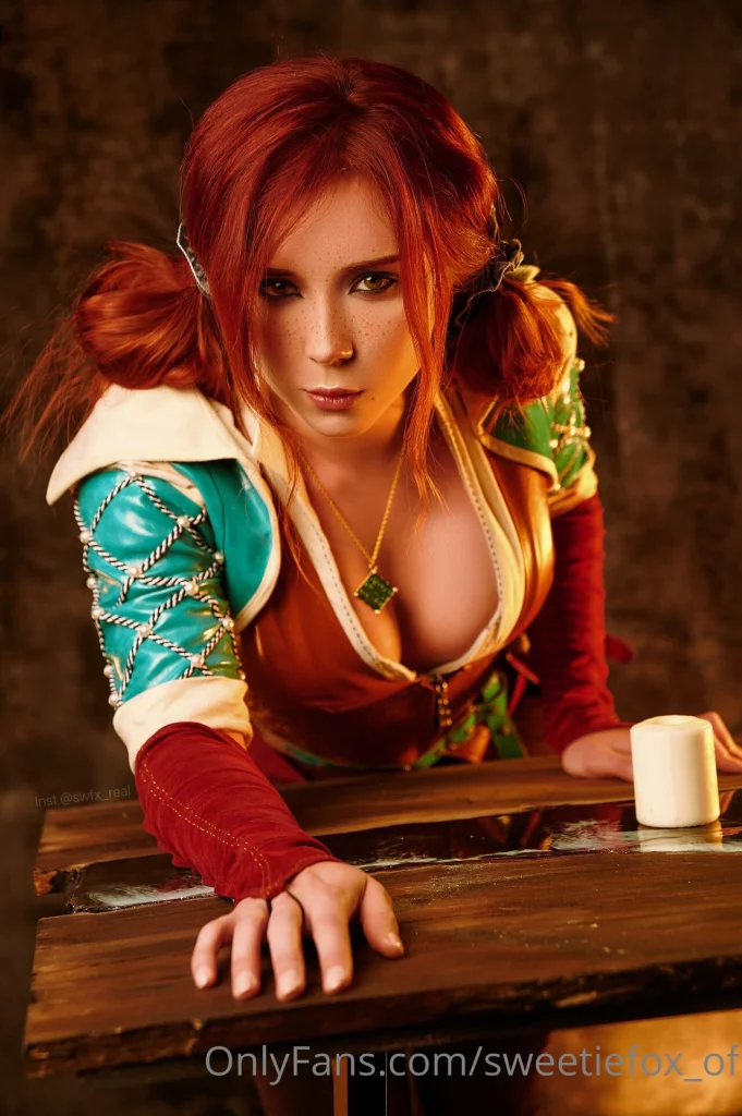 Косплей Triss Merigold z Mariboru из игры The Witcher 3: Wild Hunt, в исполнении миленькой модели для взрослых Sweetie Fox.