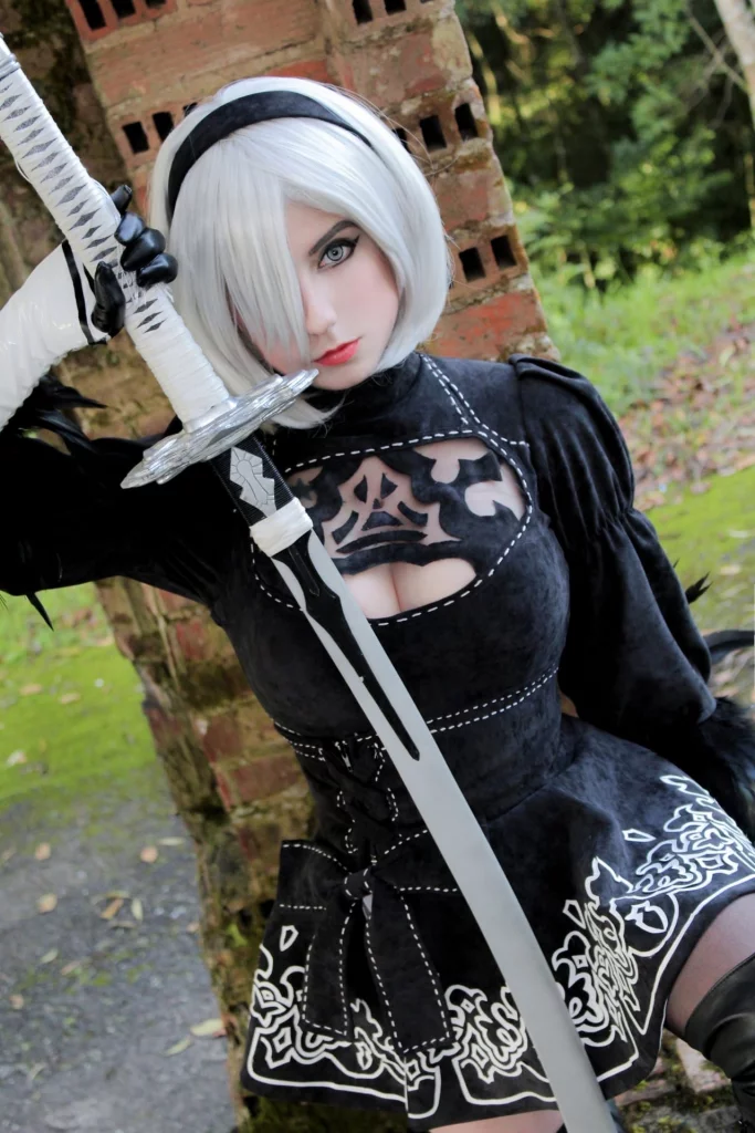 Косплей 2B из NieR: Automata от Giu Hellsing