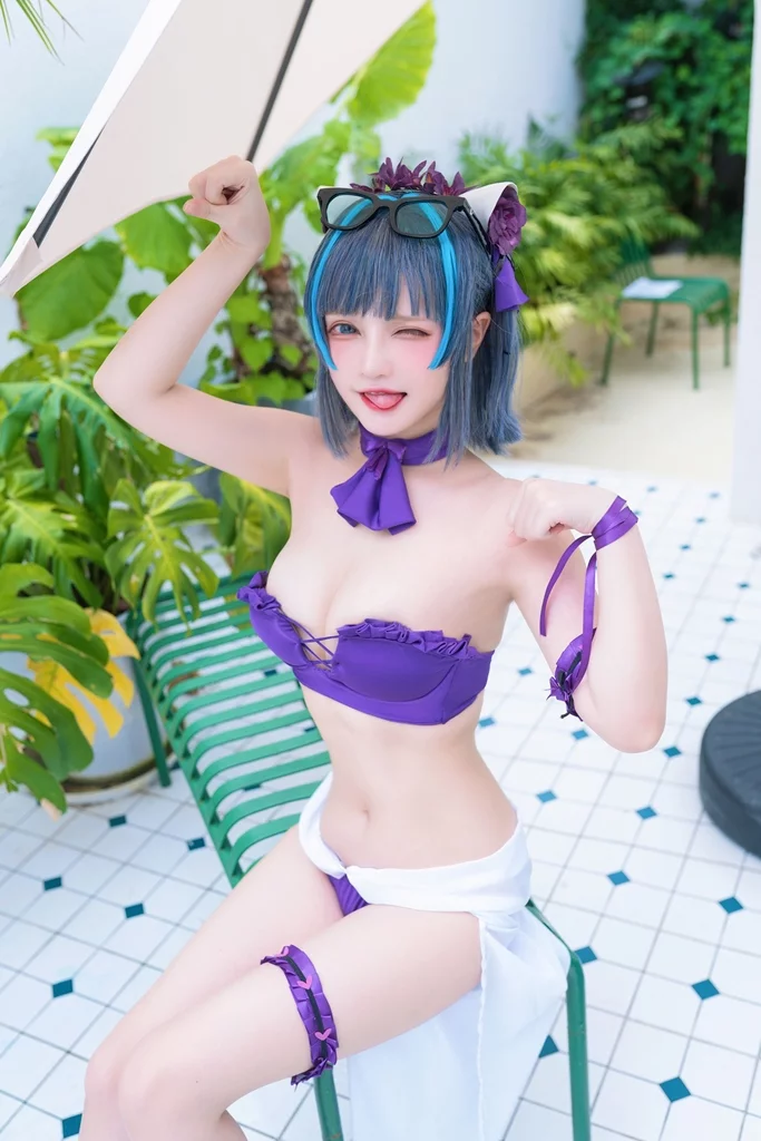 Косплей Cheshire в купальном костюме из Azur Lane от Senya Miku