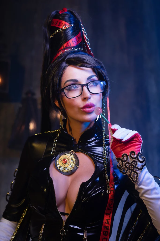 Косплей королевы слэшеров Bayonetta из игр серии Bayonetta от Lera Himera