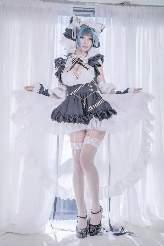 Косплей тяжелого крейсера Королевского флота Cheshire из Azur Lane от Yuki Neko