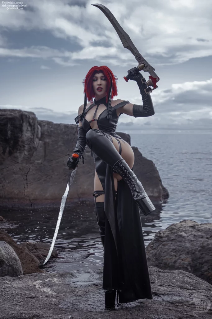 Косплей кровавой Rayne из BloodRayne 2 от Ladybell