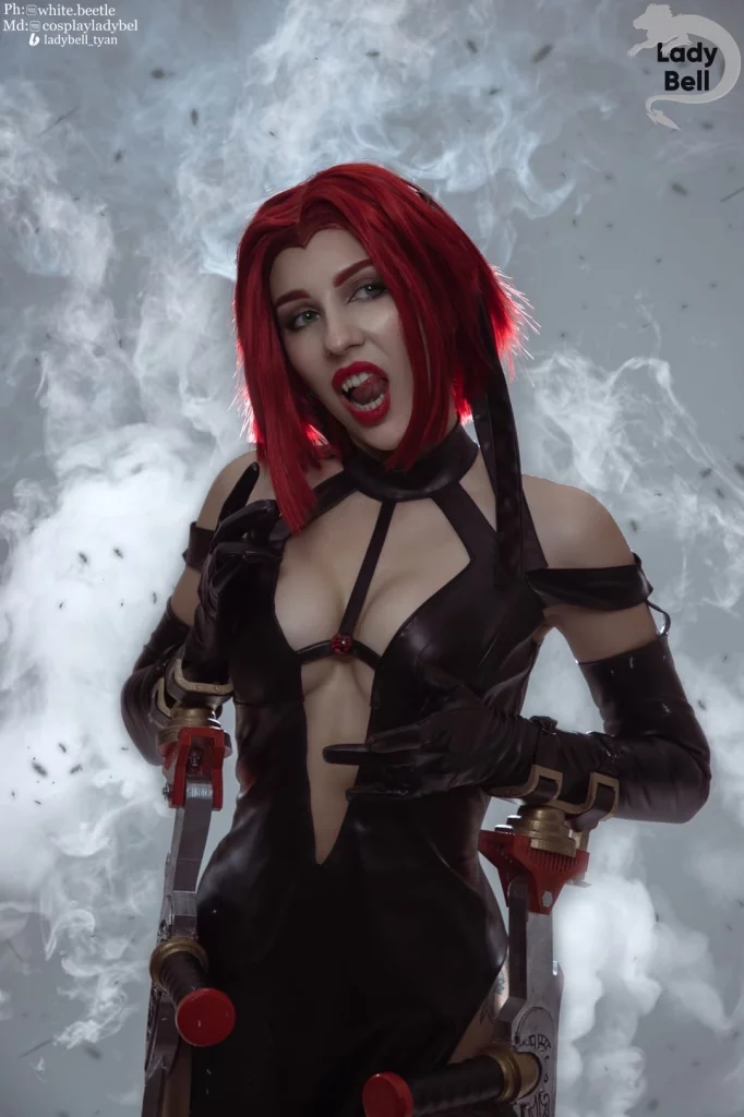 Косплей кровавой Rayne из BloodRayne 2 от Ladybell