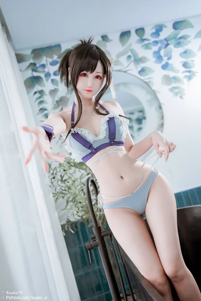 Косплей Tifa Lockhart в купальном костюме из Final Fantasy VII от Kuuko W