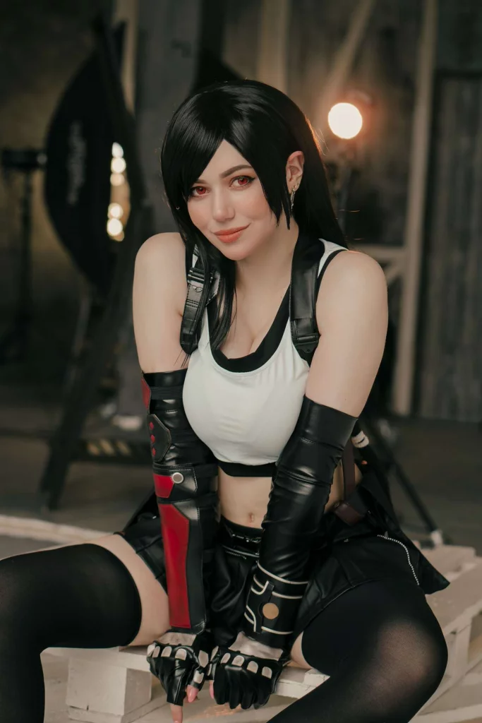 Косплей бародержательницы Tifa Lockhart из Final Fantasy VII от Alina Becker