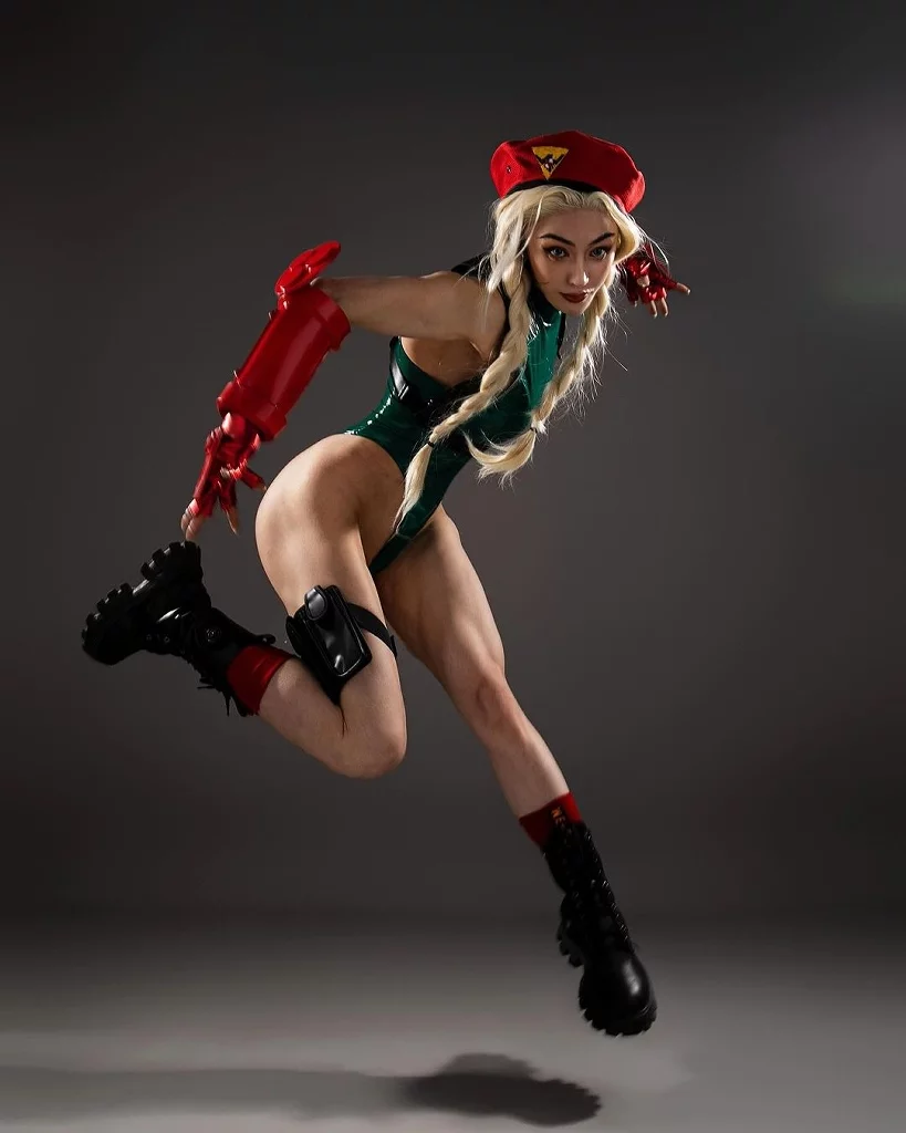 Косплей Cammy White из серии файтингов Street Fighter от Yuan Herong