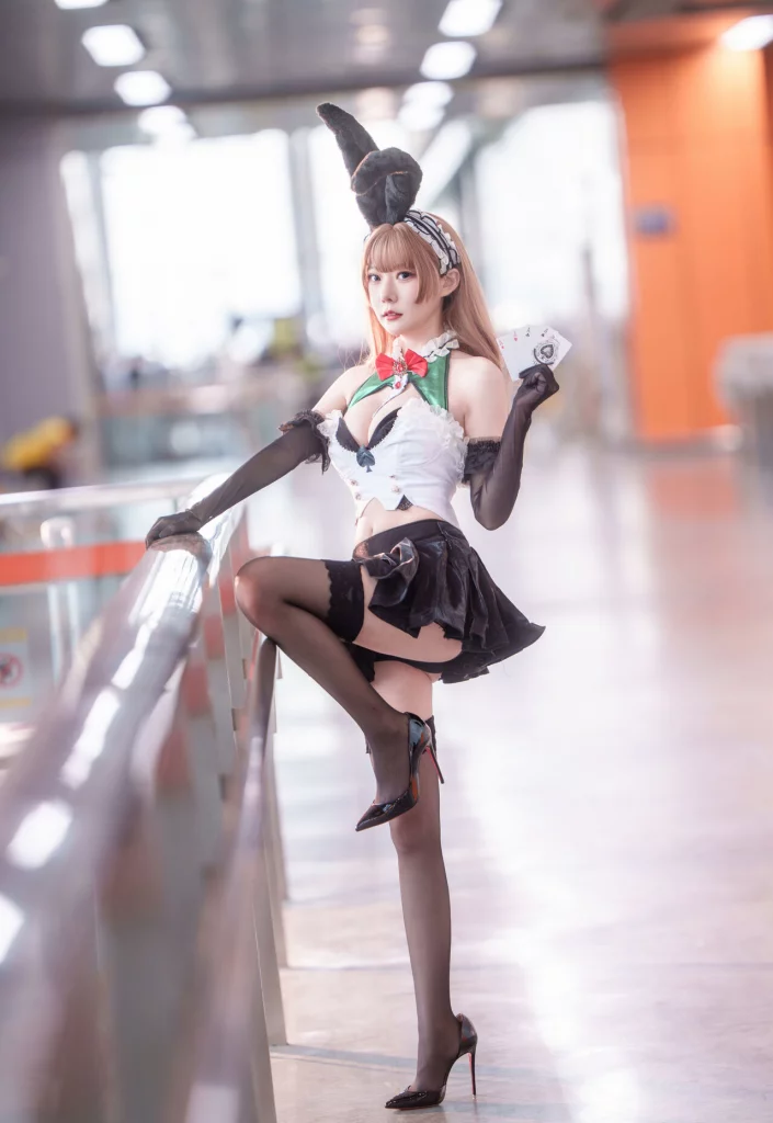 Косплей лёгкого крейсера Monica из Azur Lane