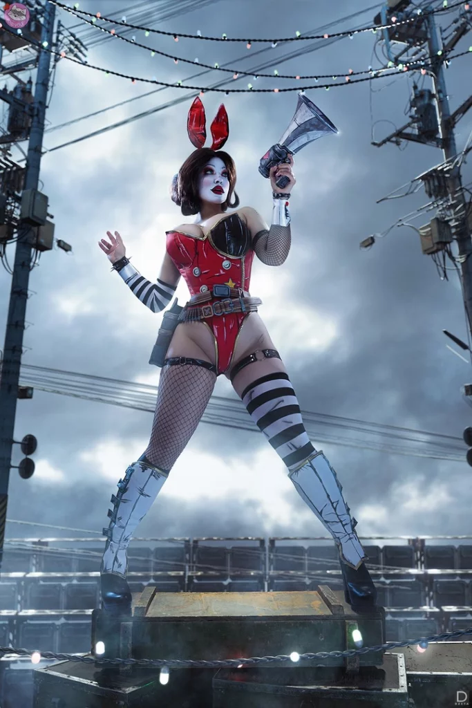 Косплей бародержательницы Mad Moxxi из серии Borderlands от Zoe Volf