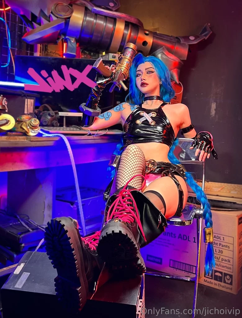 Косплей сироты из Зауна Jinx из Arcane и League Of Legends от Ji Choi 5
