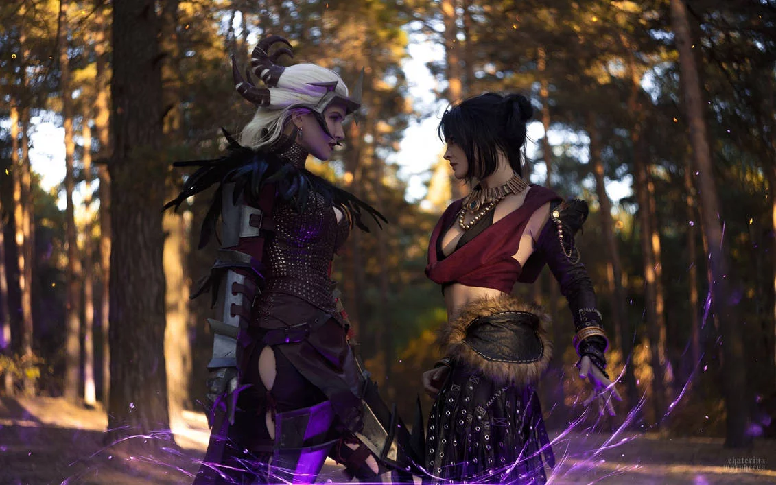 Косплей Morrigan и Flemeth (Ophelia) из Dragon Age от Sophie Katssby