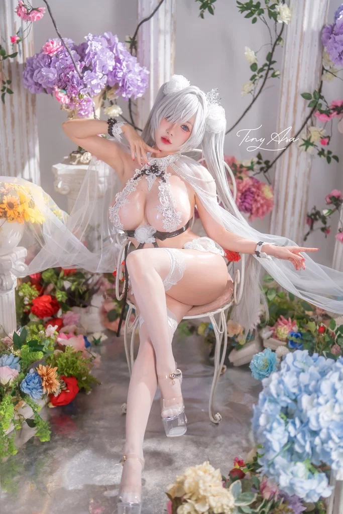 Косплей Cinderella Glass Princess из Nikke: Goddess of Victory от Tiny Asa