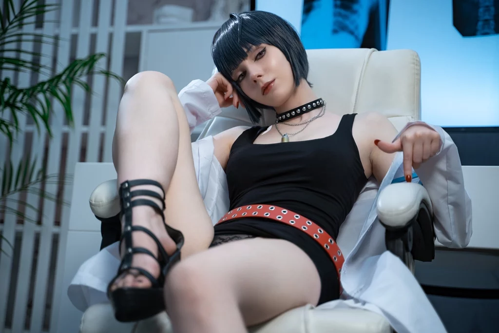 Косплей Tae Takemi из Persona 5 от Victoria Lirell