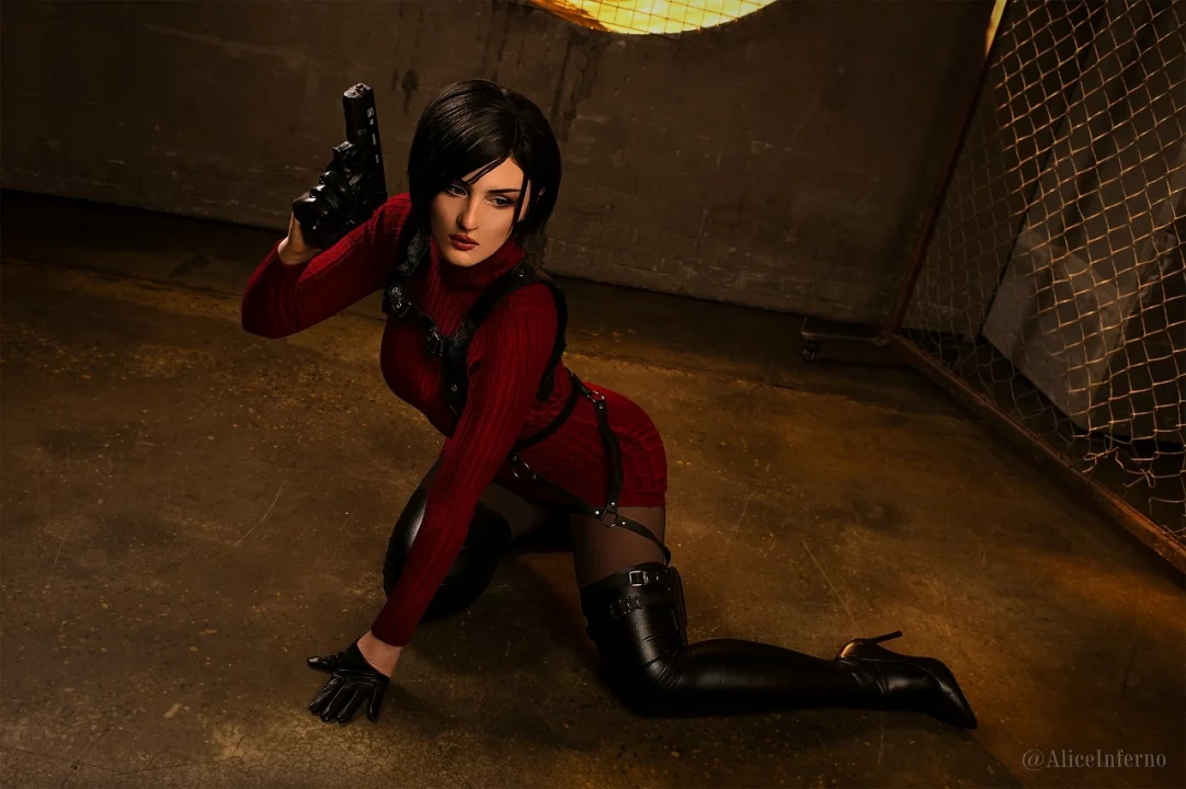 Косплей Ada Wong из Resident Evil 4 от Alice Inferno 