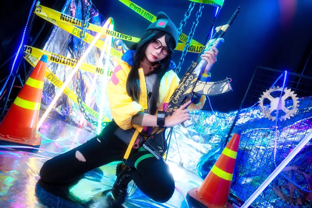 Косплей Killjoy из Valorant от Miinmeow