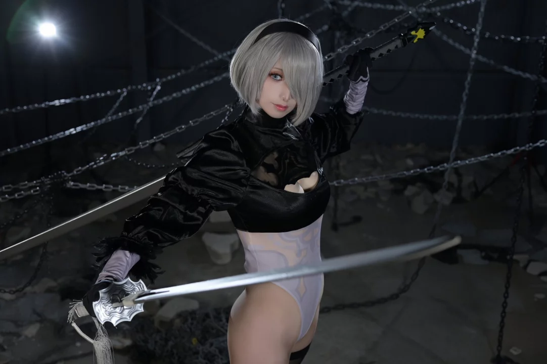 Косплей YoRHa No.2 Type B или просто 2B из NieR: Automata от Vicyuuruu